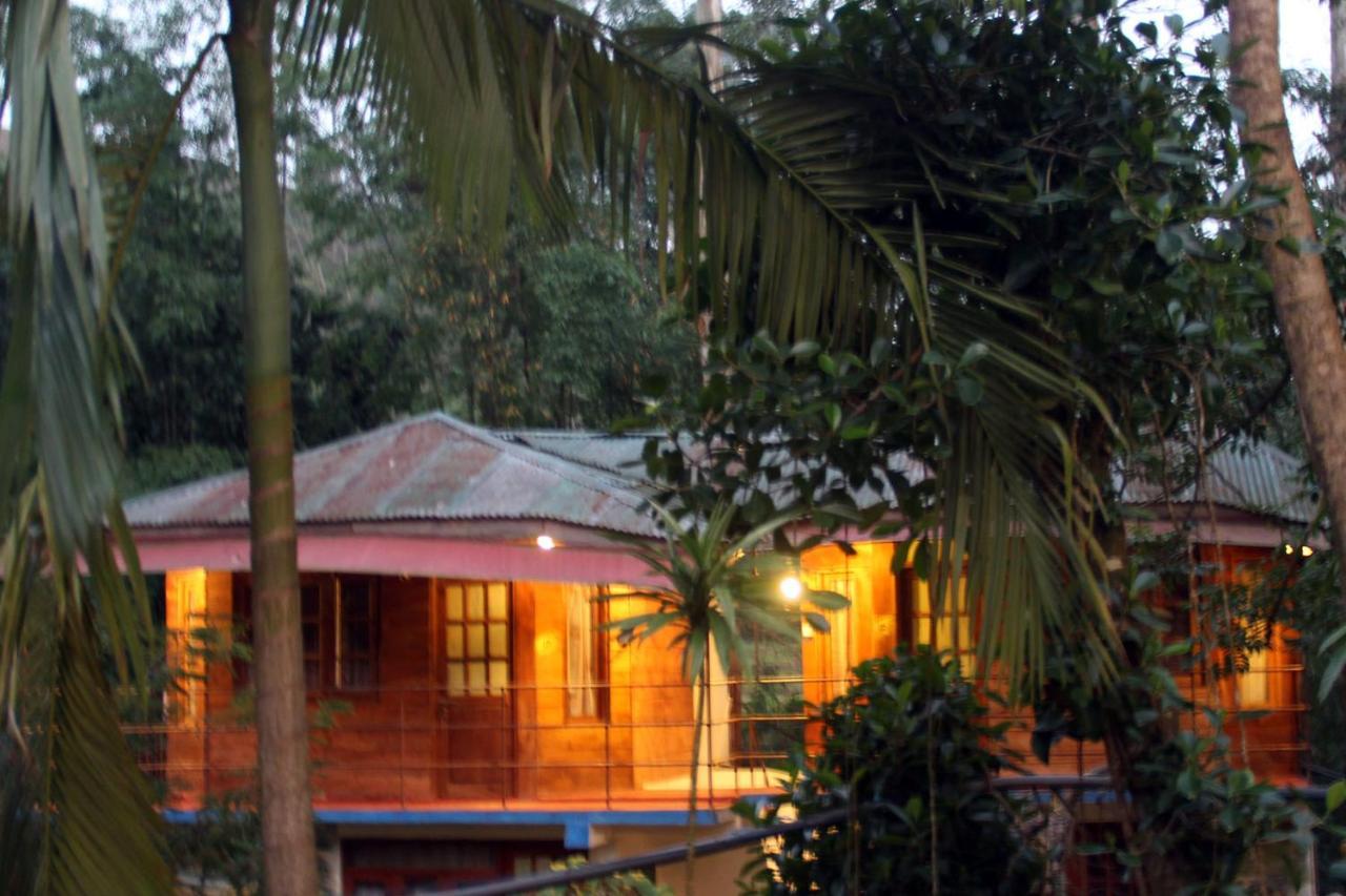 White House Riverside Retreat Nallathanniya Exterior photo